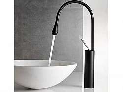 voi-chau-rua-mat-nong-lanh-den-cao-cap