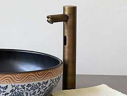 voi-lavabo-cam-ung-dong-thau-co-dien-kanly-gcac1