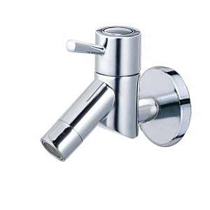 voi-nuoc-lanh-gan-tuong-caesar-w047c