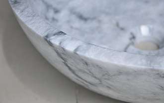 chau-lavabo-da-tu-nhien-nhap-khau-r133n