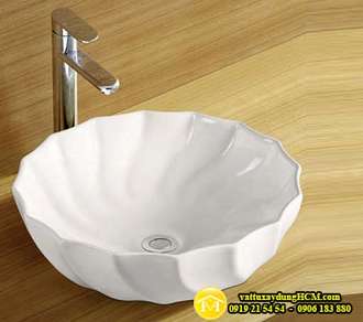 chau-lavabo-rua-mat-dat-tren-ban-da-l816