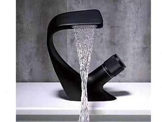 voi-lavabo-nong-lanh-den-cao-cap