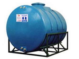 bon-nhua-long-nhien-2000-lit-nam-co-chan-sat